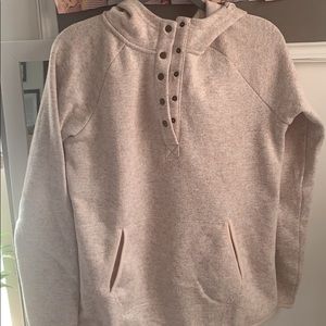 Buttoned pullover